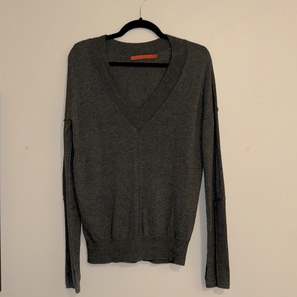 Feel the Piece XS/S Charcoal Grey V neck sweater with thumb holes Fit a Med too